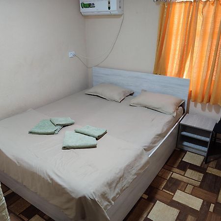 Family Guest House - Friends-J Nukus Exterior foto